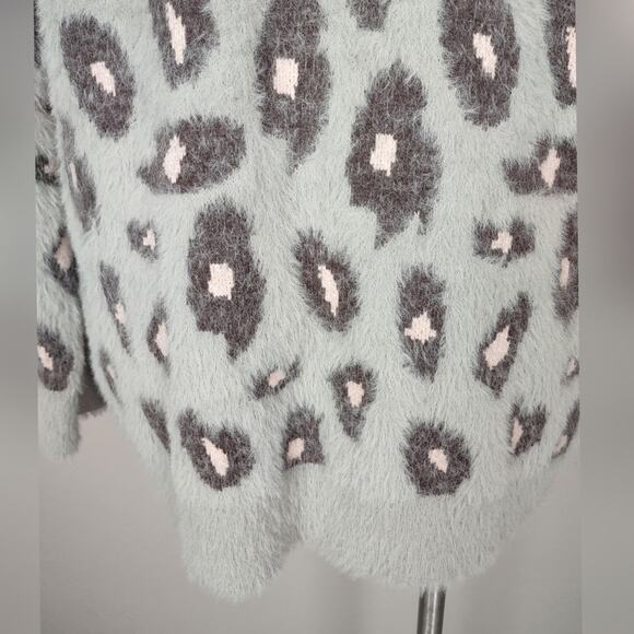 Hem & Thread Animal Print Button Up Cardigan Sweater Leopard Cheetah Cozy Size M - Picture 10 of 16